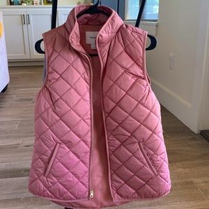 Old Navy light puffer vest